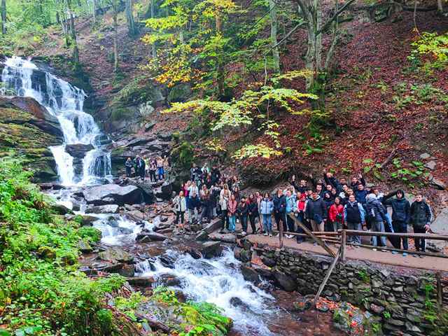  Біля водоспаду ''Шипіт''